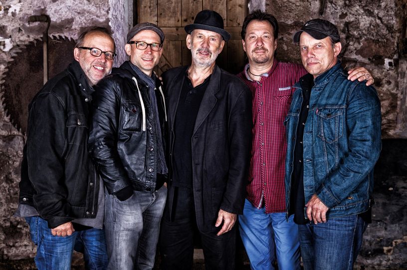 Die Bad Münstereifeler Band Rock on Wood leistet den musikalischen Beitrag bei der Eröffnung der Buchmesse am Samstag, 21. November, um 13 Uhr. Foto: Rolf Simmerer