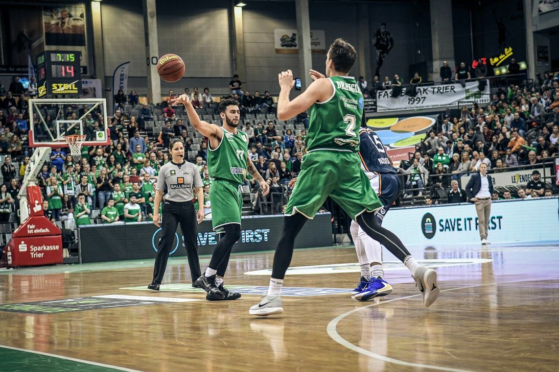 Jordan Geist (l.) und Kyle Dranginis. Foto: Simon Engelbert, PHOTOGROOVE