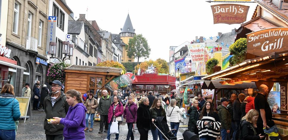Jahrmarkt und Einkaufsvergnügen am Sonntag.