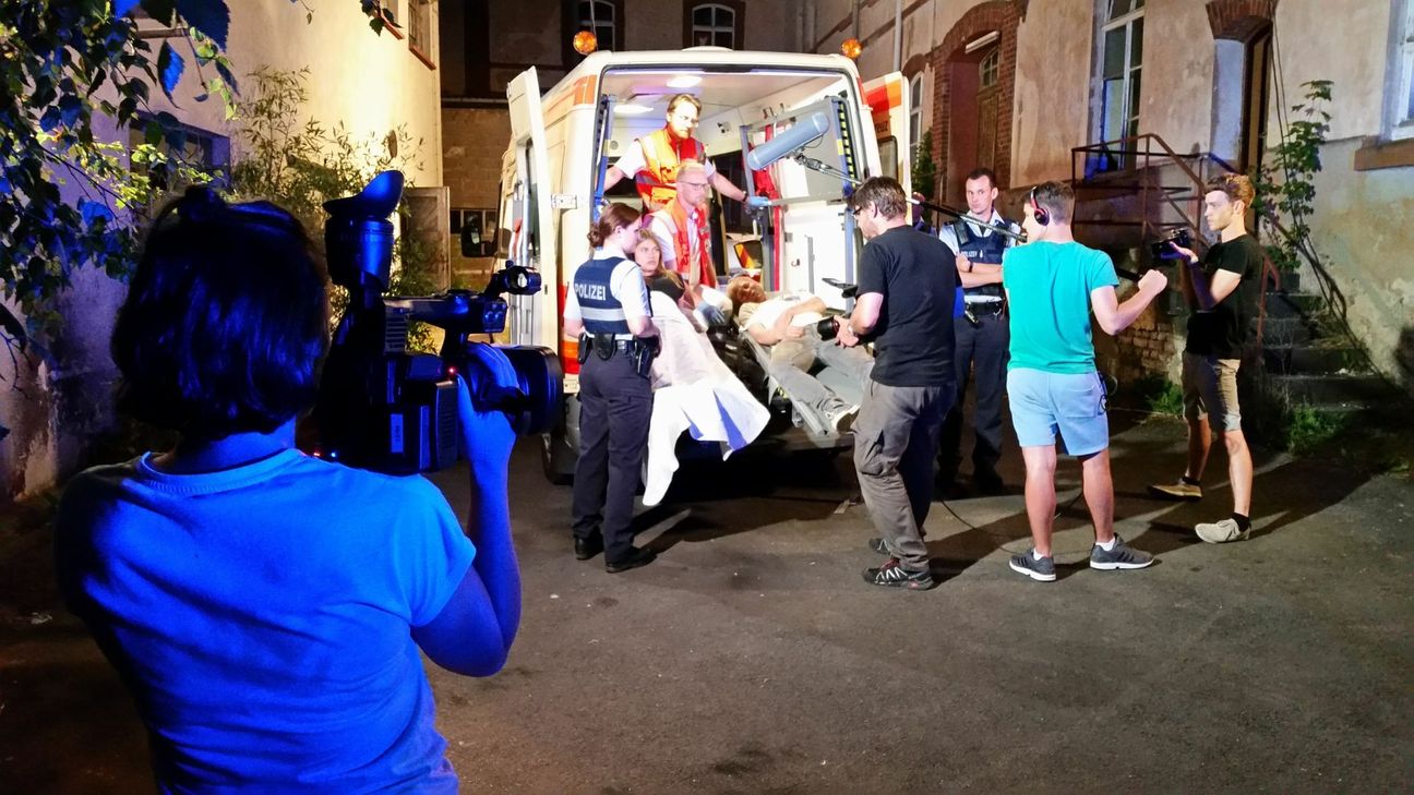 Im vergangenen Jahr setzte sich Chloé Camus aus Bad Ems in der Altersklasse 14 bis 20 Jahre durch. Ihre Geschichte mit dem Titel »Abgedreht« wurde mit professioneller Unterstützung verfilmt. Der Film und das Making-of dazu sind auf der Website des »Junior Award« zu sehen. Foto: Tatort Eifel