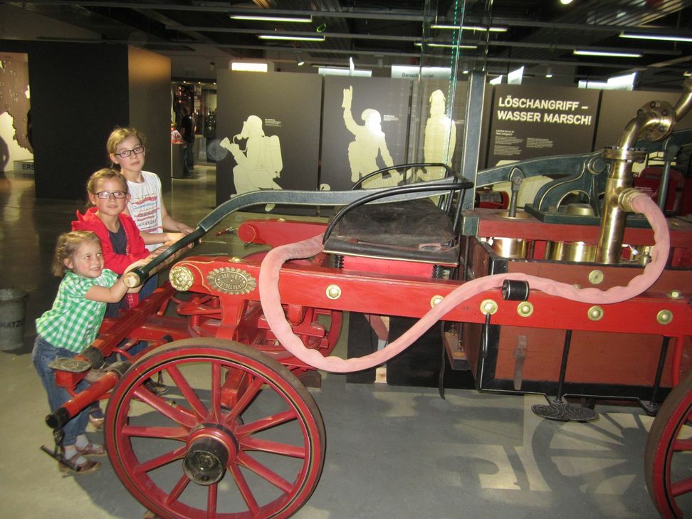 Zwei Jahre nach Eröffnung des Hermeskeiler Feuerwehrmuseum (10. April 2014) sind die Mitglieder des Fördervereins mit dem bisher Erreichten sehr zufrieden. Foto: FF