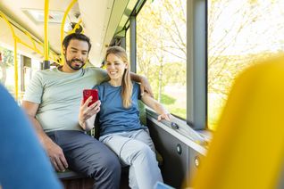 Mit dem Eifelsteig-Wanderbus bequem durch die Nordeifel – die RVK-Freizeitlinien starten ab Karfreitag wieder in die Saison.