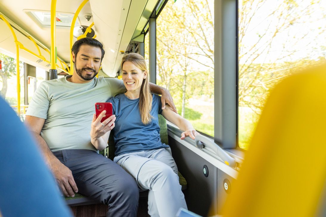 Mit dem Eifelsteig-Wanderbus bequem durch die Nordeifel – die RVK-Freizeitlinien starten ab Karfreitag wieder in die Saison.