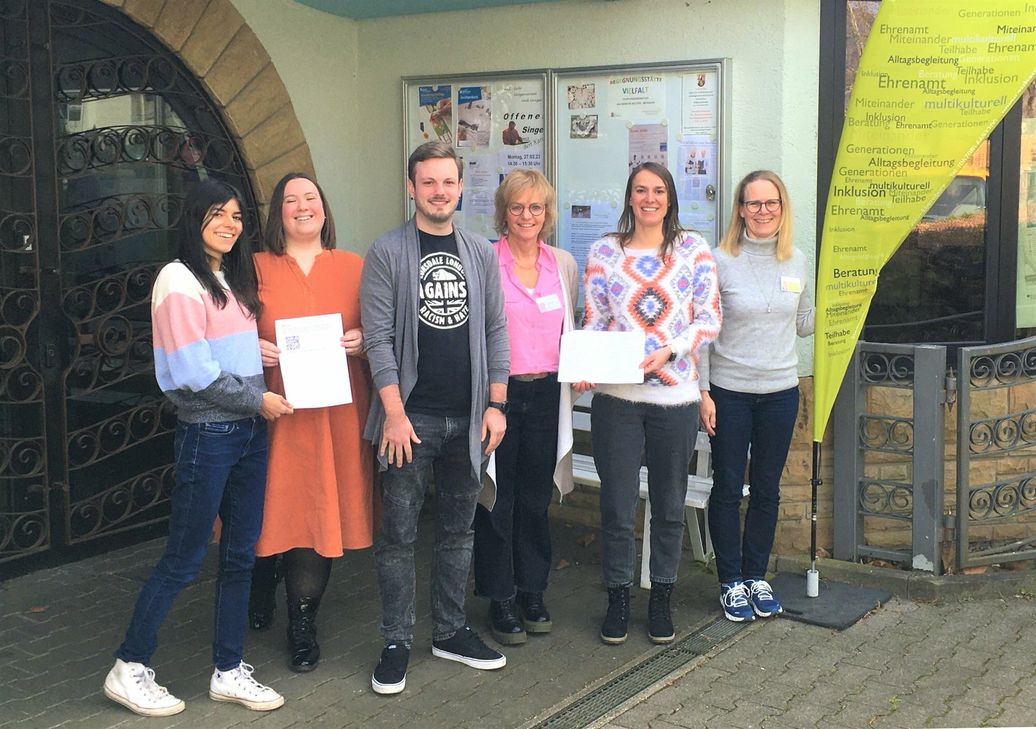 Wie sollen digitale Angebote für die Generation 60 plus in Bad Münster aussehen? Das Stadtteilbüro und Studierende der KH Mainz wollen's wissen - und fragen nach.