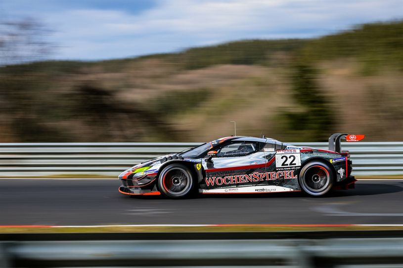 Wichtige Kilometer auf der Nordschleife mit dem Ferrari 296 GT3 "Luigi" hat WTM Racing absolviert und bei der Langstrecken-Serie auf Anhieb Rang zehn eingefahren.