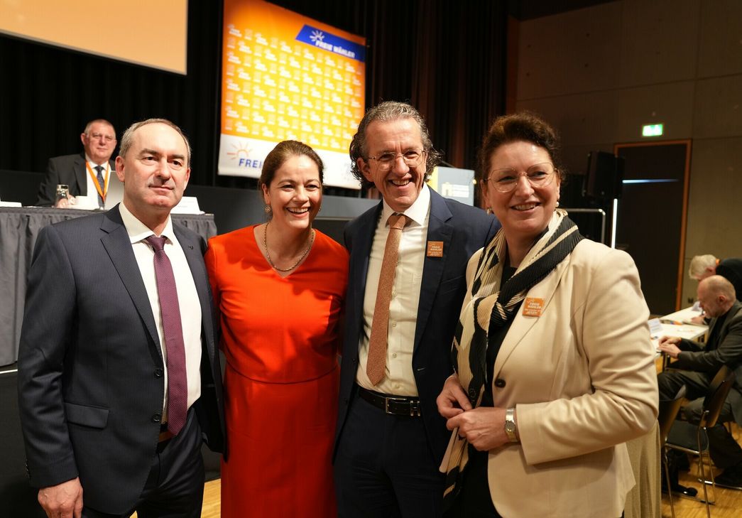 Spitzenkandiaten für die Europawahl unter sind mit dem Bundesvorsitzenden.