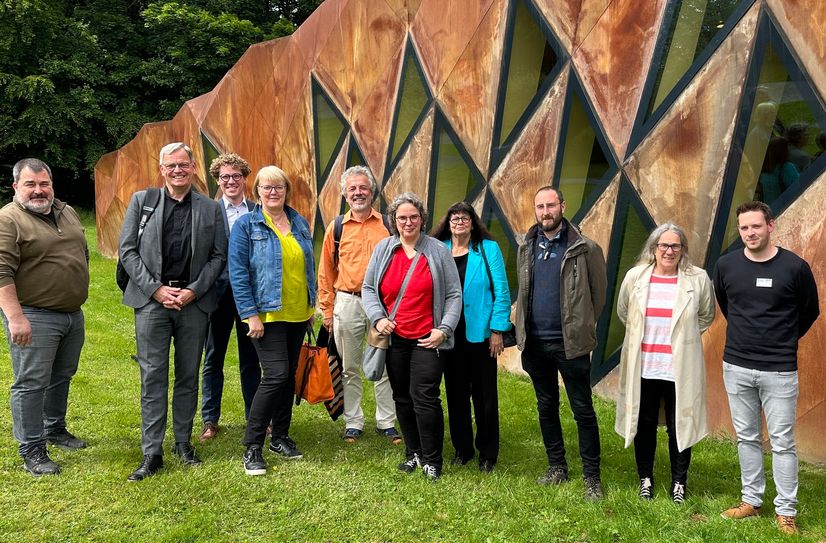 Gruppenfoto: Vertreter des Pastoralen Raums Hermeskeil zusammen mit Generalvikar Ulrich Graf von Plettenberg (2.v.l.)