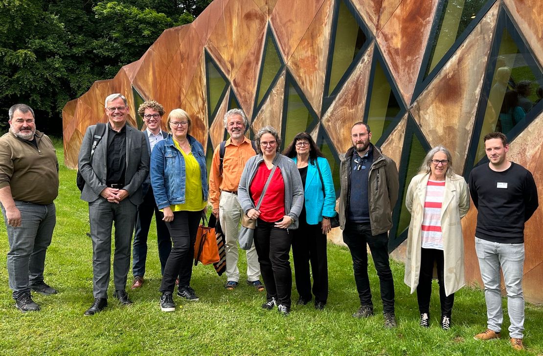 Gruppenfoto: Vertreter des Pastoralen Raums Hermeskeil zusammen mit Generalvikar Ulrich Graf von Plettenberg (2.v.l.)