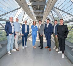 Das Führungsteam der Unternehmensgruppe WEISS (v.l.): Leonard Weiss, Axel Wilden, Thomas Haas, Juliane Förster-Krings, Philipp Magnus Froben, Tom Widdig, Achim Lerchen und Tom Koops.