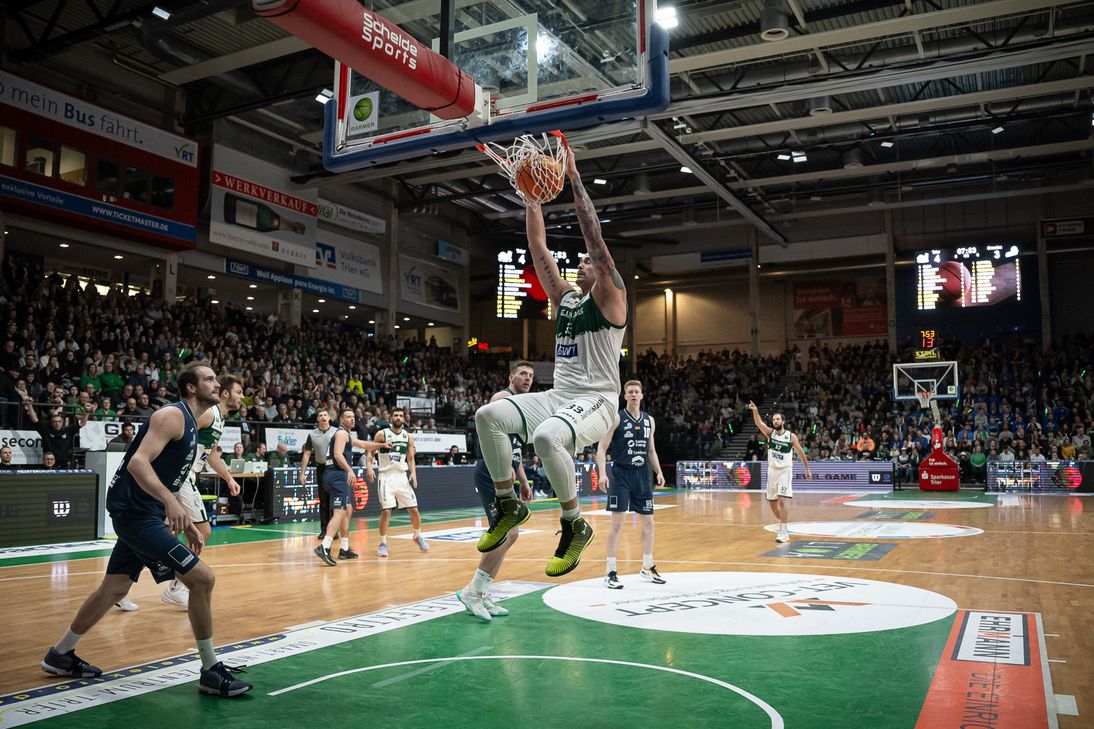 Maik Zirbes mit dem Dunk.