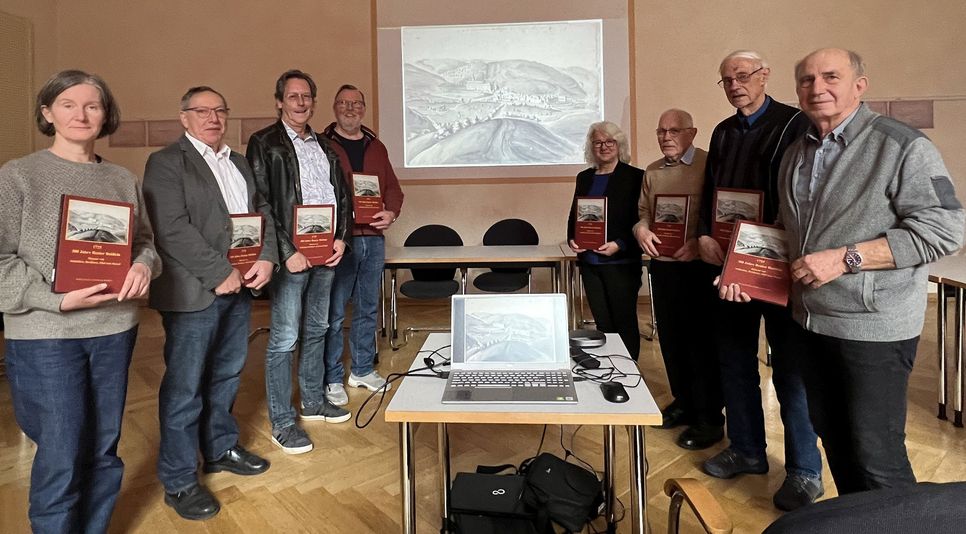Sie stellten das neue  Buch des Geschichtsforums Schleiden vor.