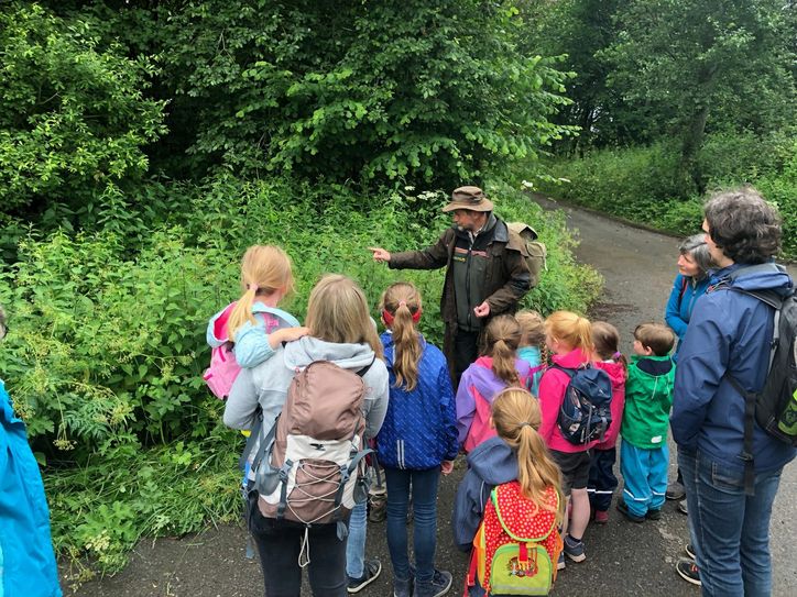 Jörg Melchior kennt spannende Geschichten aus der Tier- und Pflanzenwelt. Foto: T. Förster