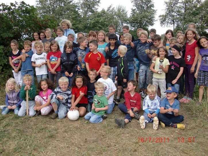 Wenn der FC21 Imgenbroich etwas organisiert, wie hier das beliebte Zeltlager, sind viele Bürger des Ortes dabei. Nur Verantwortung möchte niemand beim mitgliederstärksten Verein übernehmen. Und so droht dem Fußballclub nach 97 Jahren das Aus. Foto: Verein