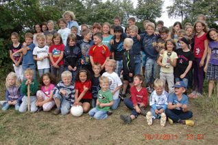 Wenn der FC21 Imgenbroich etwas organisiert, wie hier das beliebte Zeltlager, sind viele Bürger des Ortes dabei. Nur Verantwortung möchte niemand beim mitgliederstärksten Verein übernehmen. Und so droht dem Fußballclub nach 97 Jahren das Aus. Foto: Verein