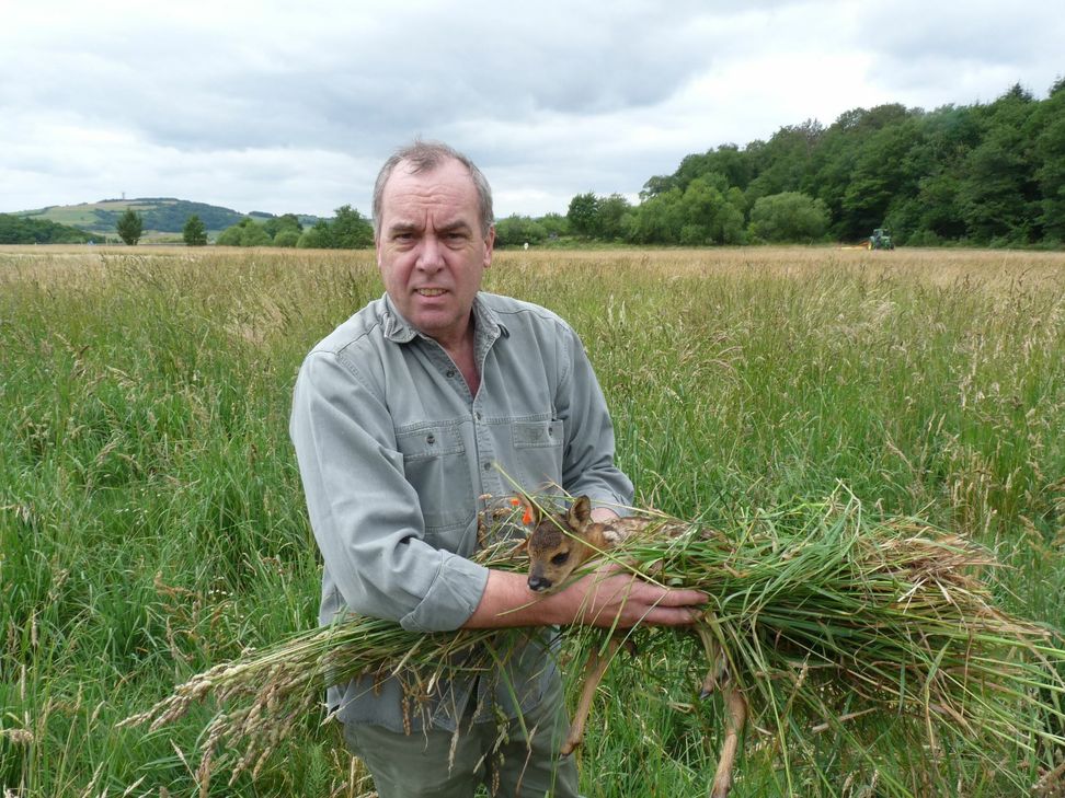 Jäger rettet Kitz. Foto LJV RLP