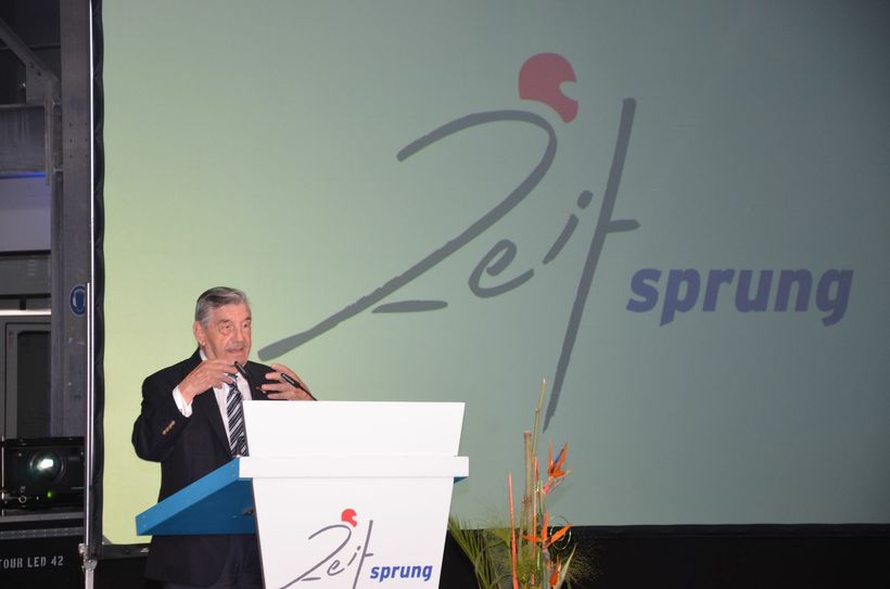 Victor Neels erinnerte in einer persönlichen Ansprache an Hans Georg Weiss.