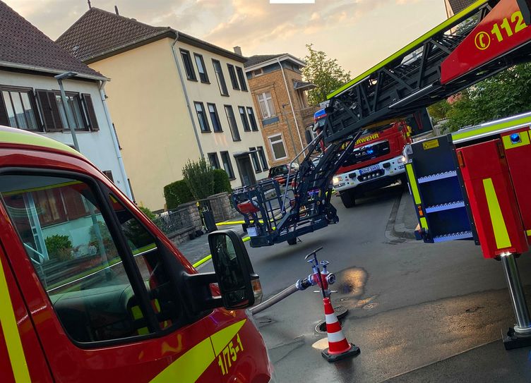 Glück im Unglück: Alle Bewohner des Hauses in der Baumstraße blieben unverletzt - auch dank des beherzten Einsatzes eines Mieters.