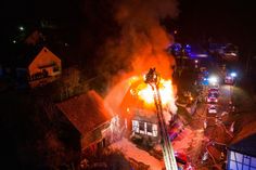 In der Nacht kam es zu einem Vollbrand eines Einfamilienhauses in Ravengiersburg. (Foto: Dennis Irmiter)
