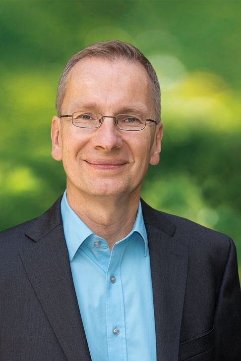 Andreas Geron (unabhängig); Alter: 52 Jahre; Wohnort: Sinzig; Familienstand: verheiratet mit Esther Geron, geb. Holstein aus Bad Bodendorf; Beruf: Diplomverwaltungswirt (FH), Rechtsanwalt und Repetitor; Motto: Zeit für den Wechsel; Homepage: www.andreas-geron.de