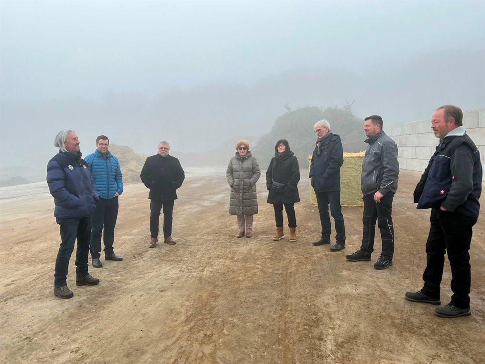 Der Grundstein ist gelegt, nun müssen die Bürgerinnen und Bürger das Angebot auch nutzen, findet Abfallwirtschaftsdezernent Hans-Dirk Nies (l.).