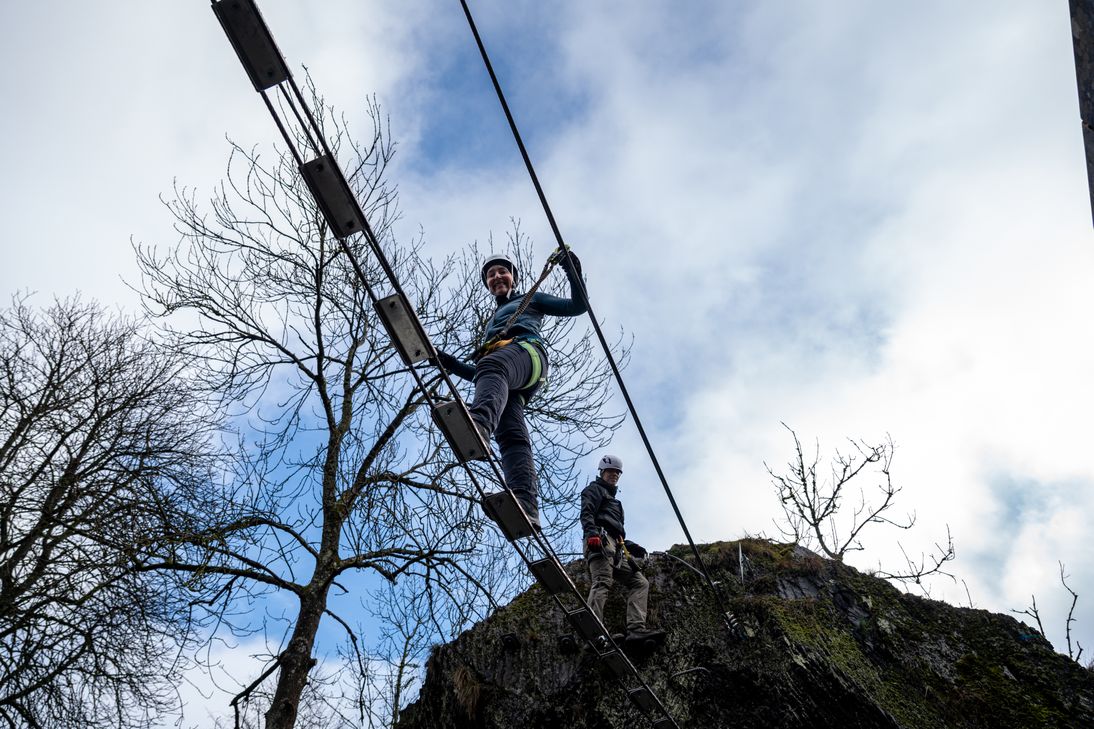 Ein Outdoor-Abenteuer zwischen Fels, Burg und Stadt startet vor Ostern. 	Foto: Felsenland Südeifel Tourismus