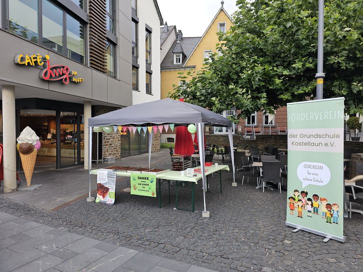 Verkaufsstand des Fördervereins der Grundschule Kastellaun e.V.