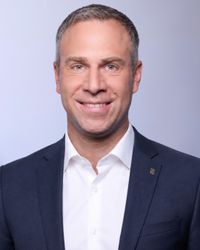 Der SPD-Kreisvorsitzende und Landtagsabgeordnete Nico Steinbach bewirbt sich als Einzelbewerber um das Amt des Landrats.