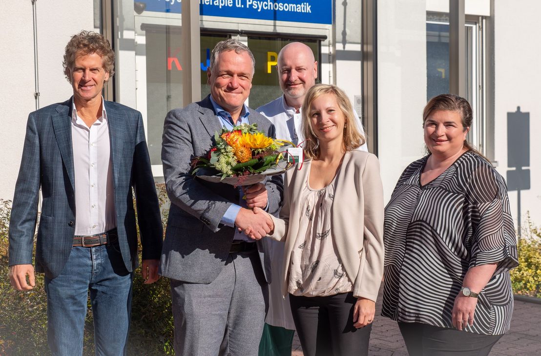 Das Direktorium mit der neuen Chefärztin, v.l: Dr. med. Ulrich Frey, Joachim Krekel, Priv.-Doz. Dr. med. Jochen Tüttenberg, Dr. med. Melanie Bluhm und Michaela Scaramuzzo-Schröer.