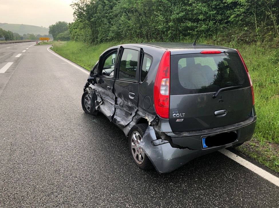 Nach einer Verkehrsunfallflucht auf der B 41 im Kreis Bad Kreuznach sucht die Polizei Zeugen.