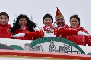 Barbara I. (Elschenbroich), die Jugendprinzessin 2019/20 der KG Greesberger erlebte Rosenmontag im Umzug den Höhepunkt ihrer Session. Es wird vermutlich eine Erinnerung fürs Leben… Foto: Manfred Lang/pp/Agentur ProfiPress