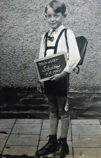 Gut frisiert und schick herausgeputzt trat Wolfgang Ley aus Dernau erstmals ebendort am 1. September 1948 in der Volksschule an.