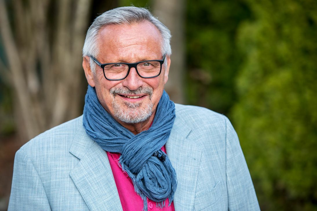 Mit seinem aktuellen Trio-Programm ist Konstantin Wecker am 4. Oktober zu Gast in Trier. Foto: Thomas Karsten