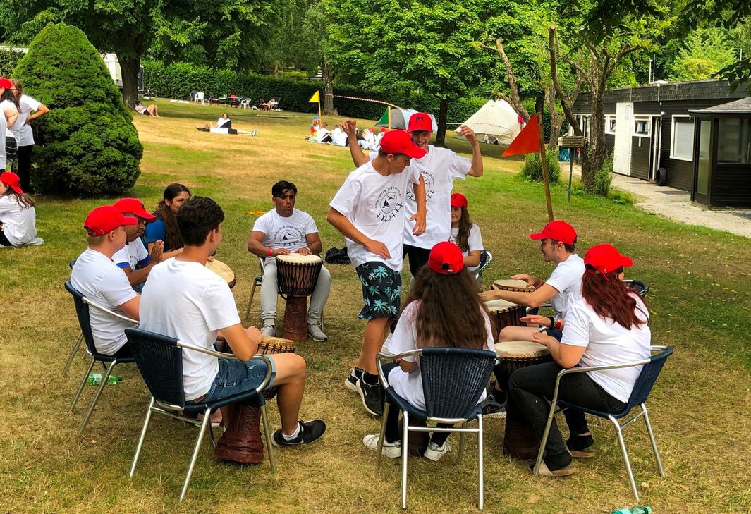 Eine Rundfahrt auf dem Rursee, gemeinsam Sport treiben und Musik machen: Von den Erlebnissen im Integrativen Segelcamp profitieren die jungen Teilnehmer eine lange Zeit.