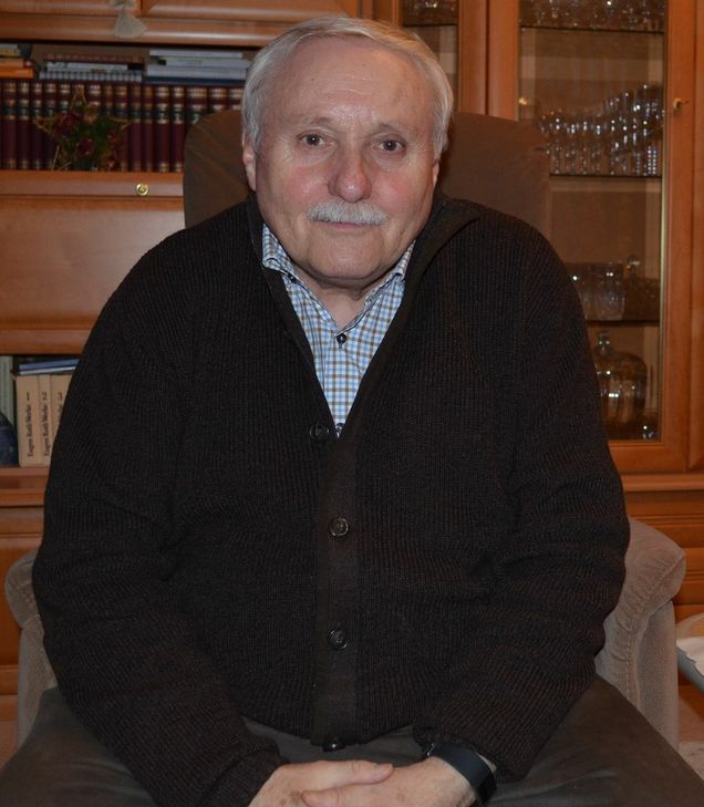 Mundart-Autor Josef Peil stellt im Video das Wortschätzje "lunzele" vor.