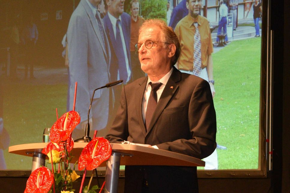 Dr. Uwe Friedl wurde am Samstag nach 21 Jahren als Euskirchener Bürgermeister verabschiedet.