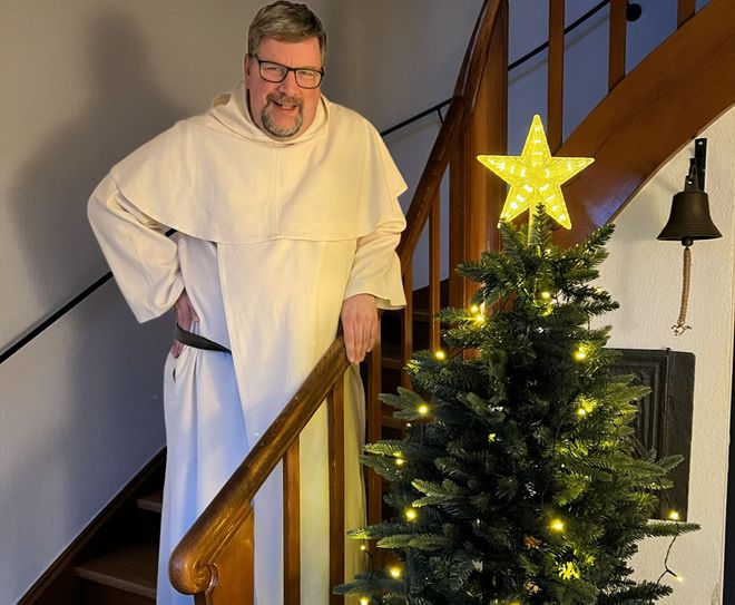 Für Pater Albert ist Weihnachten keine Pause, sondern die stressigste Zeit des Jahres.