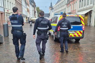 Symbolfoto einer Polizeistreife in der Trierer Fußgängerzone