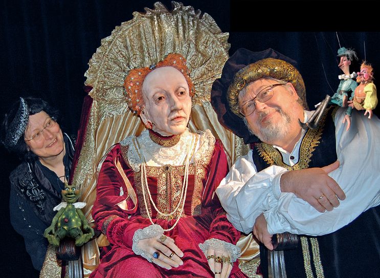 Das Kobalt Figurentheater Lübeck gastiert mit »Cherry - Picking Shakespeare« beim Figurentheater-Festival in Vossenack.