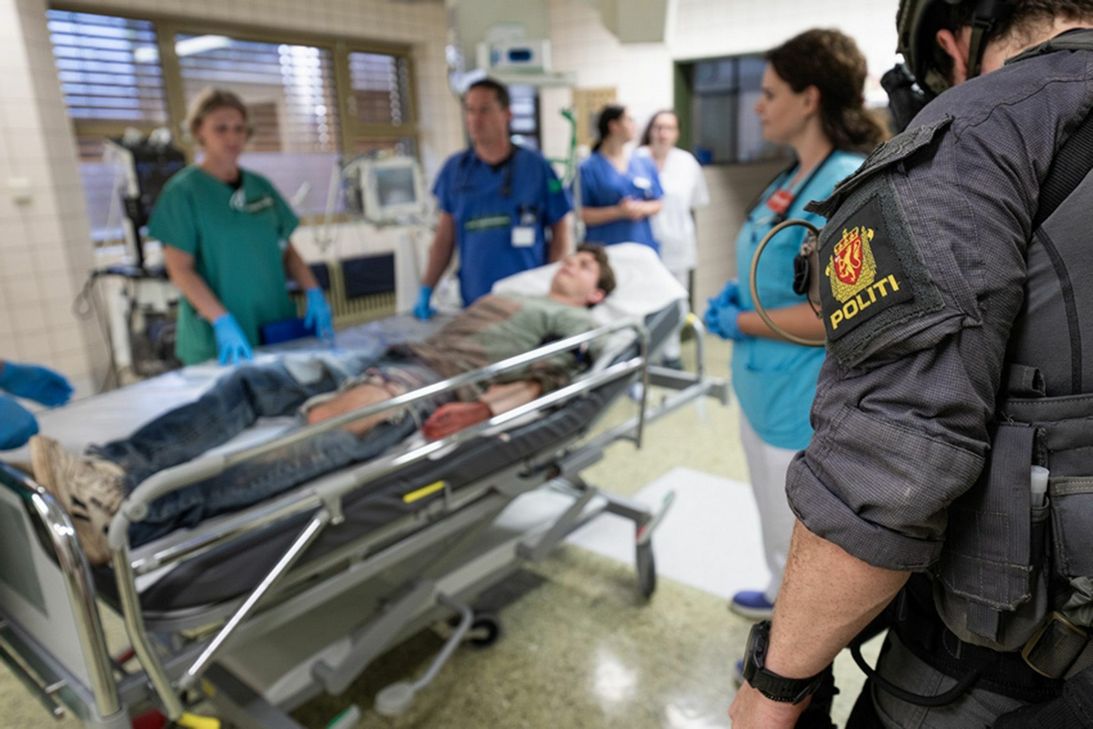 Uniformierte und bewaffnete Einsatzkräfte sind in der Mechernicher Notaufnahme eher selten anzutreffen. "Wir alle haben gelernt, damit umzugehen, um uns voll und ganz auf die Arbeit am Patienten zu konzentrieren", sagt Chefarzt Dr. Marcus Münch im Nachgang der Übung.