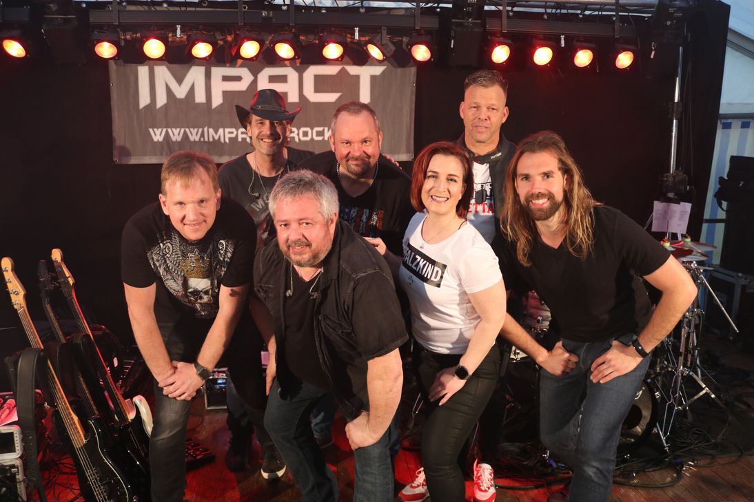 Am Samstagabend sorgt unter anderem die Cover- und Partyband "IMPACT für musikalische Unterhaltung