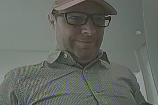 Die Polizei sucht nach diesem Mann. (Fotos: Polizei RLP)