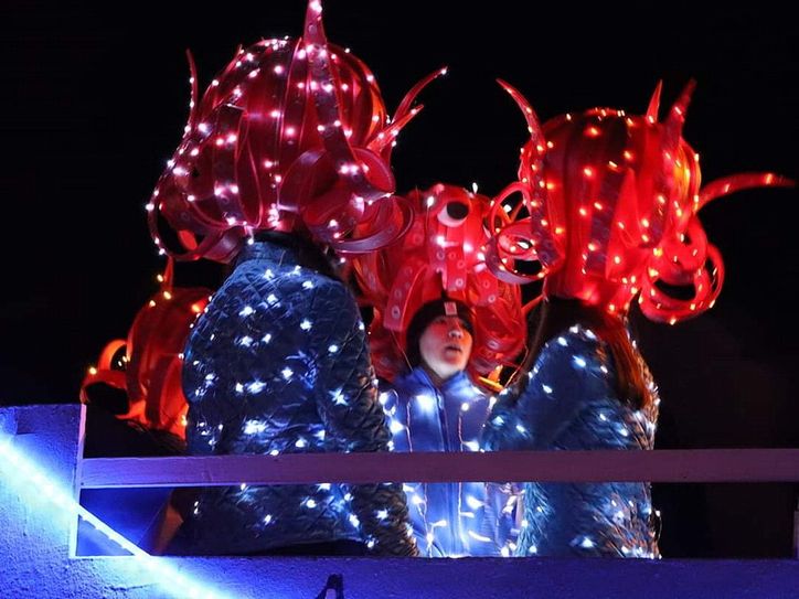 Aufgetaucht: Die Eiserfeyer Gardetänzerinnen gewandeten sich als Tiefseekraken. Foto: Rebecca Wahlen/Feytaler Jecken/pp/Agentur ProfiPress