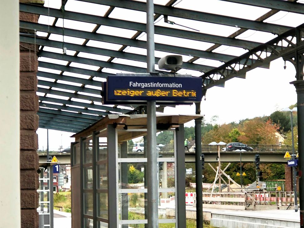 Noch fahren keine regelmäßigen Züge am Gerolsteiner Bahnhof. Nach in diesem Jahr soll der Verkehr aber wieder teilweise aufgenommen werden.