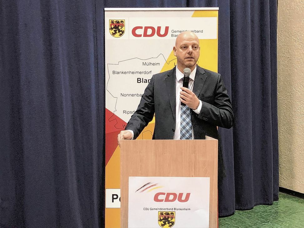 Marc Brust, hier bei der Aufstellungsversammlung in Lommersdorf,  musste jetzt aus gesundheitlichen Gründen seine Bürgermeisterkandidatur zurückziehen. Foto: Michael Nielen