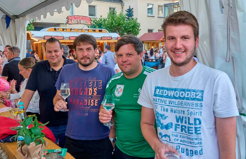 Eindrücke vom Konzer Heimat und Weinfest sowie dem Oldtimertreffen am Saar-Mosel-Ufer.