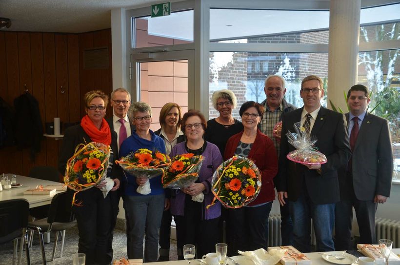 Dienstjubilare und Ruheständler der Gemeinde Simmerath wurden im Rathaus geehrt.
