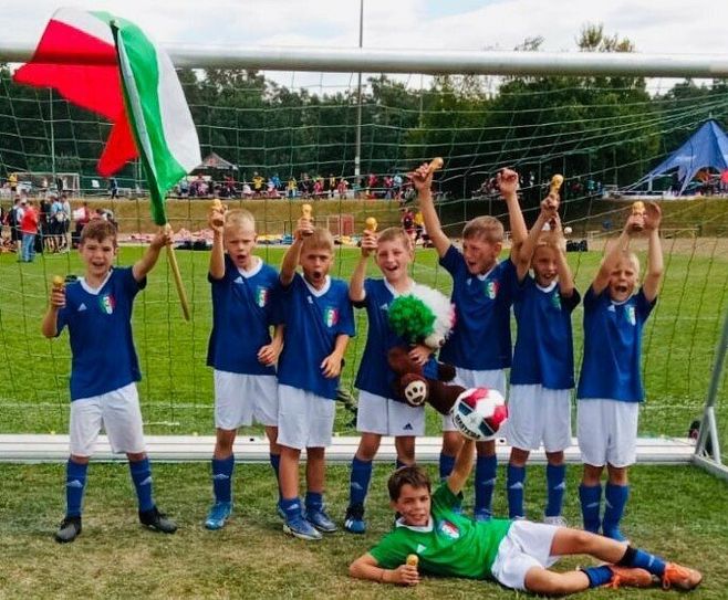 Am Ende des Turniers belegten die Mini-Kicker aus dem Hochwald Platz 4 von 24 Mannschaften.