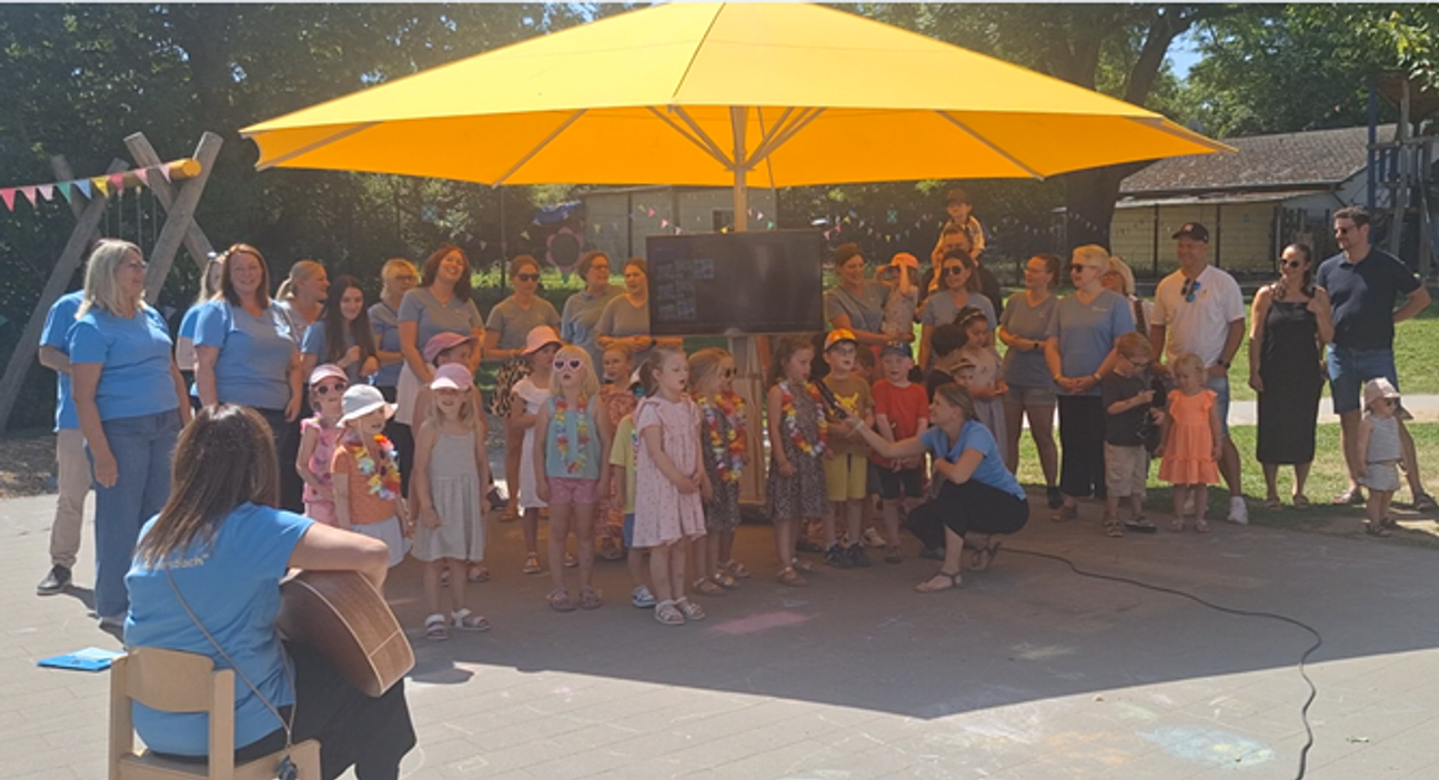 Das Sommerfest der KiTa Weiersbach lud Jung und Alt zum Verweilen ein.