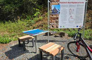Der neue Spieltisch am Enz-Radweg.