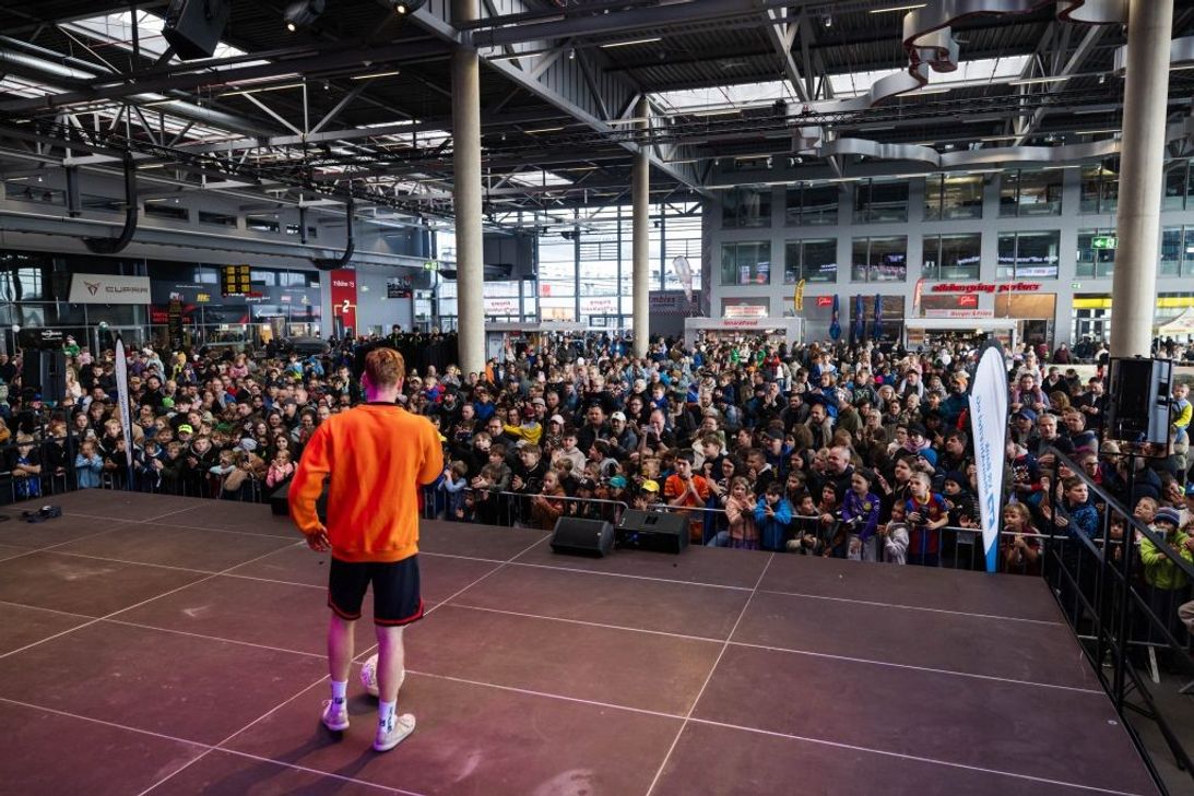 Jannik Freestyle begeisterte auch in diesem Jahr die Besucher wieder mit seinen beliebten Fußballtricks.